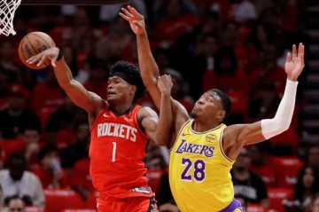 b体育-火箭全场送出17记抢断，自73-74赛季以来季后赛单场最高纪录
