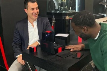 b体育-格林幸福步入婚姻殿堂 婚礼安排却让科尔笑容僵硬