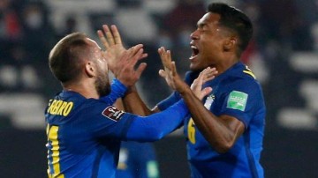 b体育官网-英超9将缺阵 巴西队1球苦胜智利 世预赛7战全胜！